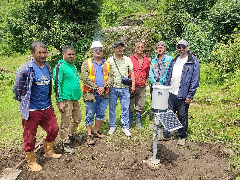 भीमेश्वर -७ मा पहिरोको पूर्वसूचना दिने ‘सेन्सर’ राखियो