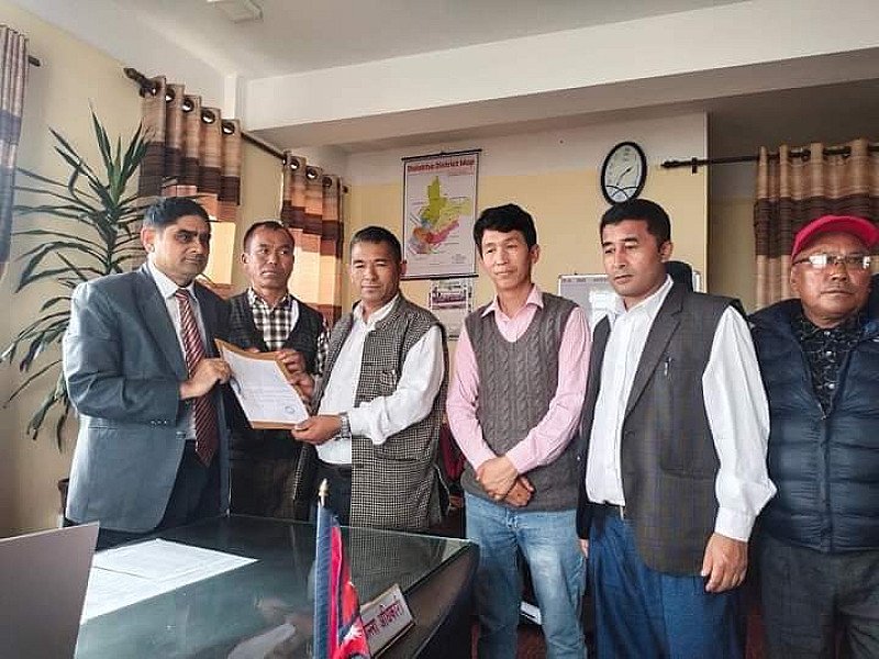 दिदीबहिनी बिवाहा गर्छन् भन्दै तामाङ संस्कृति माथि धावा बोल्ने अधिवक्तालाई कारबाहीको माग