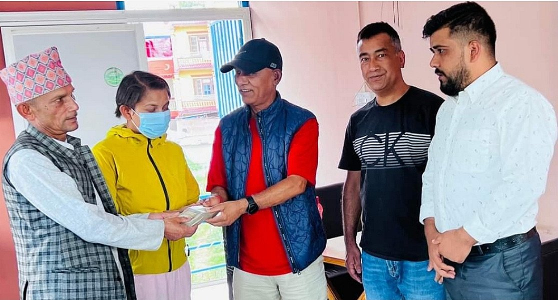 मिराको उपचारका लागि दोलखा समाज जापानद्वारा साढे २ लाख भन्दा बढी रकम सहयोग