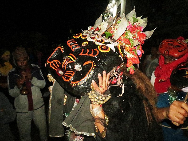 कालिञ्चोक भगवती द्वाल्खा पुगेसंगै भैरवको निगरानीमा कुमारीलाई पाँच रात घुमाउँदै