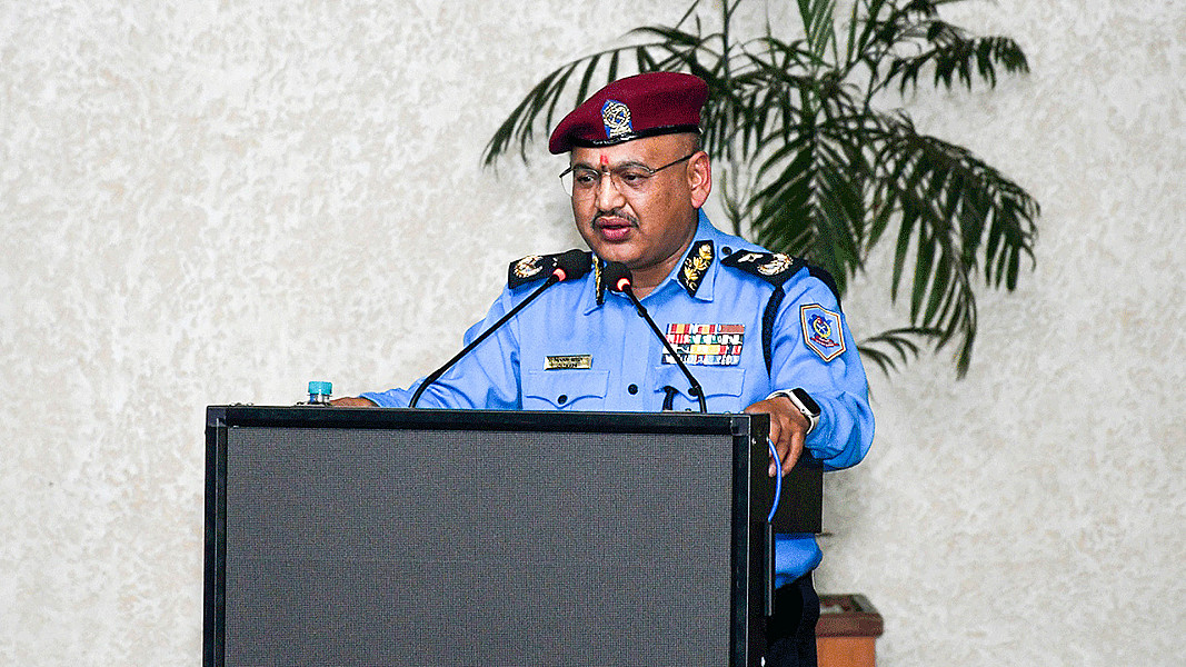 ओलीकै पालामा इन्सपेक्टर, ओलीकै पालामा महानिरीक्षक